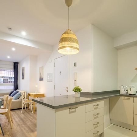 Apartment With Open-Air Space บาเลนเซีย ภายนอก รูปภาพ
