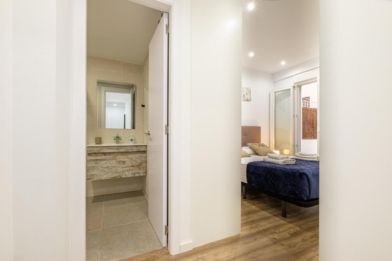 Apartment With Open-Air Space บาเลนเซีย ภายนอก รูปภาพ