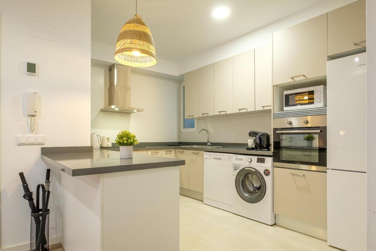 Apartment With Open-Air Space บาเลนเซีย ภายนอก รูปภาพ