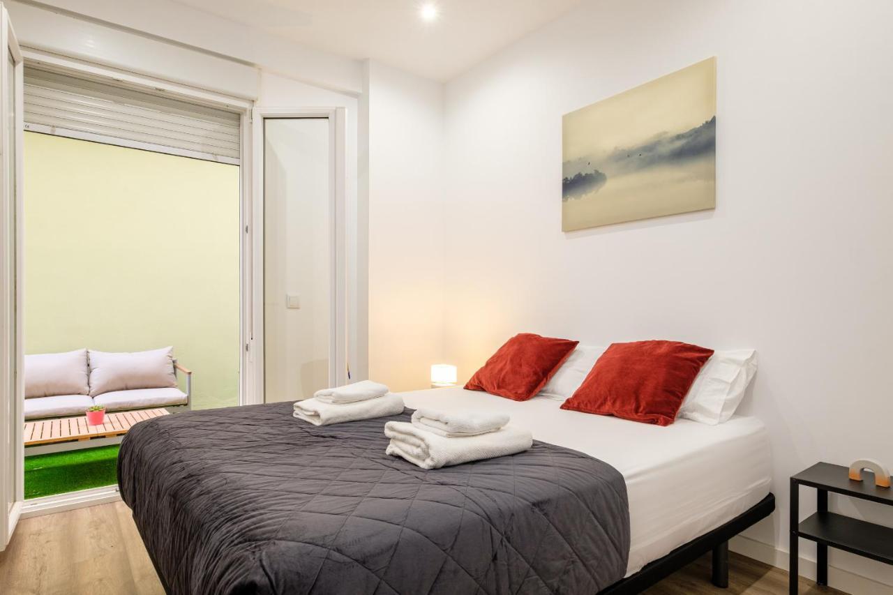 Apartment With Open-Air Space บาเลนเซีย ภายนอก รูปภาพ