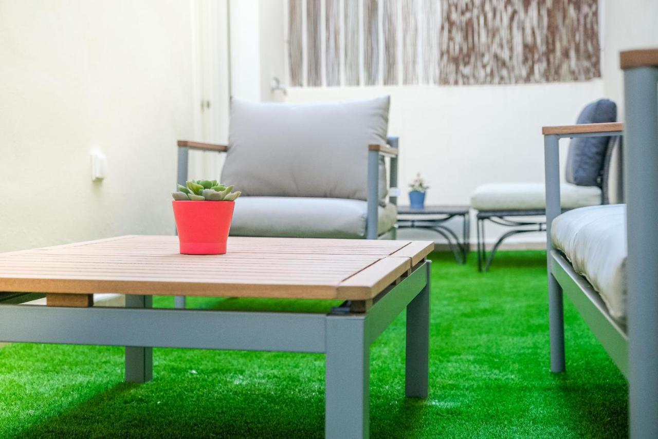 Apartment With Open-Air Space บาเลนเซีย ภายนอก รูปภาพ