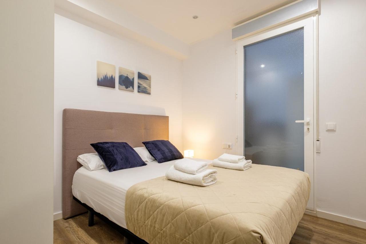 Apartment With Open-Air Space บาเลนเซีย ภายนอก รูปภาพ